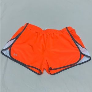 Under Armour Women’s Shorts L Semi-Fitted Orange